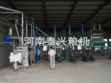 河北20噸小米加工設(shè)備安裝現(xiàn)場(chǎng)圖